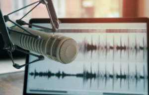 Computer and microphone
