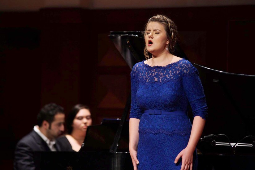 Yelena Dyachek sings
