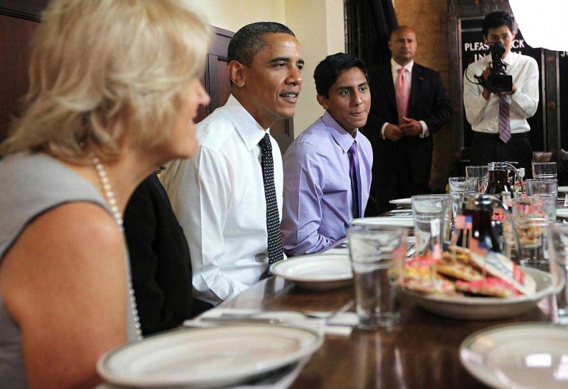 President Obama and Oscar De Los Santos at lunch