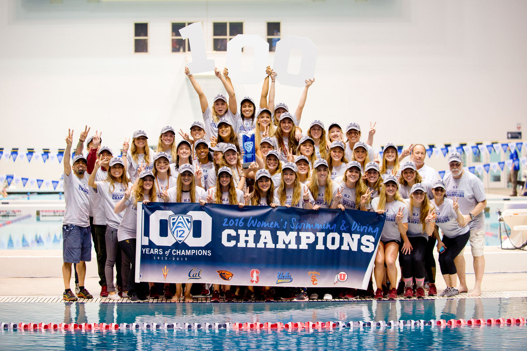 women's swim team photo