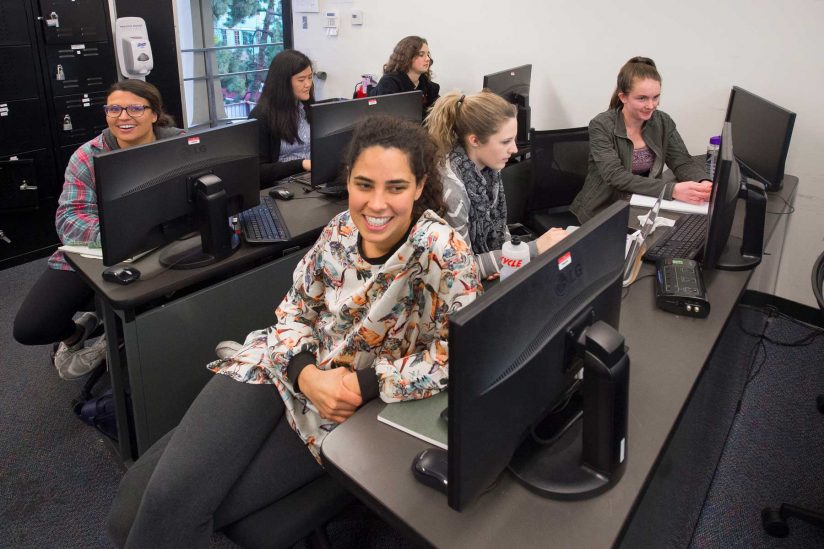 women in computer lab